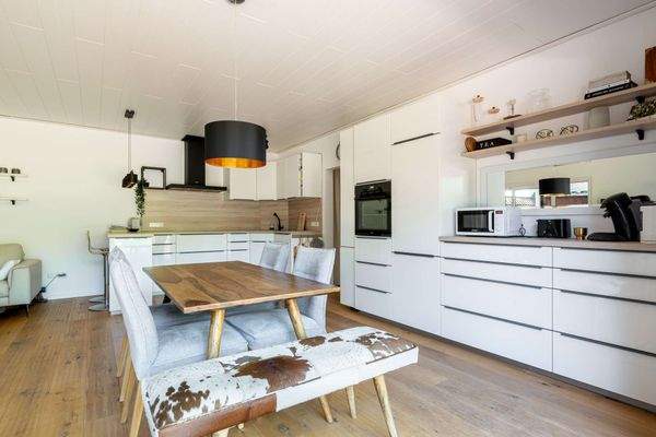 Essbereich mit offener Küche