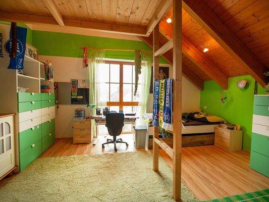 weiteres Kinderzimmer im DG