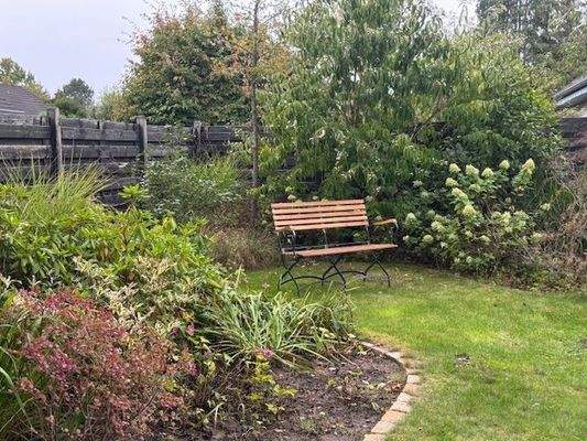 Der idyllische Garten mit ruhigen Ecken zur Erholung 