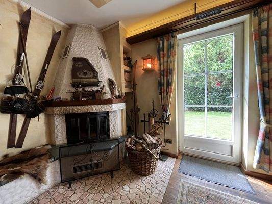 Kamin mit Außenzugang