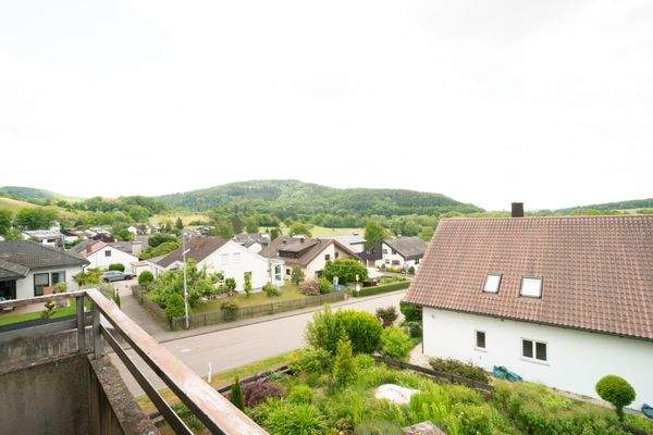 Wunderschöne Aussicht ins Grüne.jpg