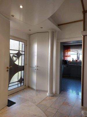 Eingang, Diele und Zugang zur Küche 