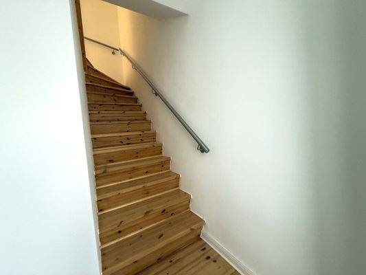 Treppe ins 2. OG
