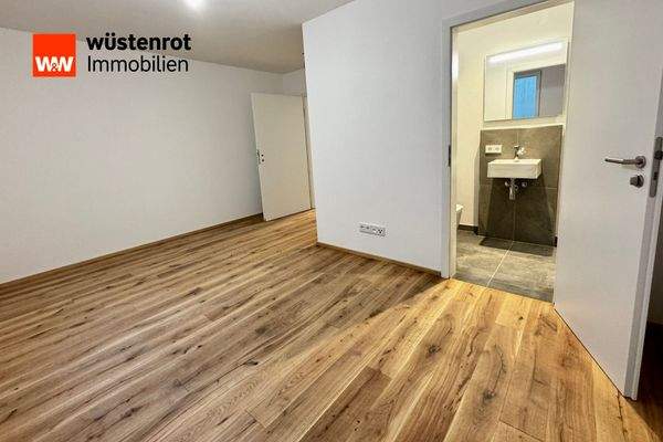 Appartement im UG mit Blick ins Duschbad
