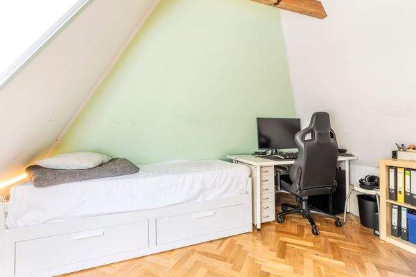 Arbeits- oder Gästebereich im DG