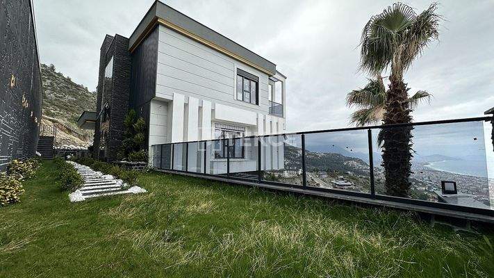Detached Villa in the Quickly Developing Alanya Tepe