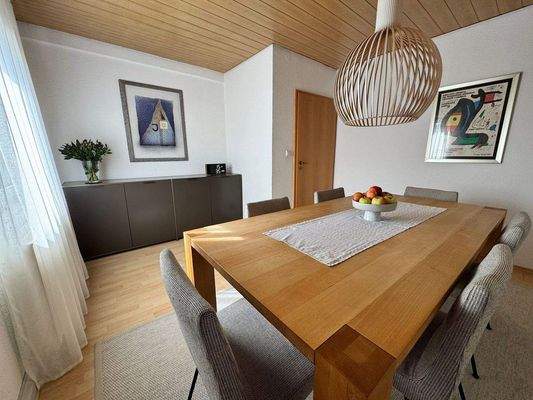 Beispiel: Wohn- und Esszimmer