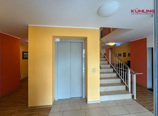 Aufzug- / Treppehausbereich