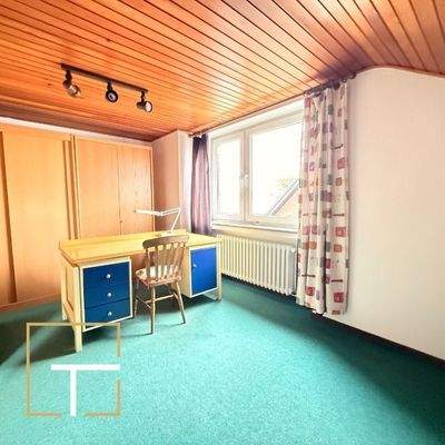 Helles Arbeitszimmer