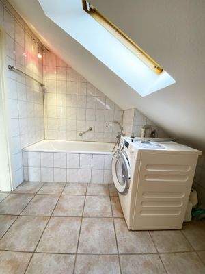 Bad mit Wanne und Dusche