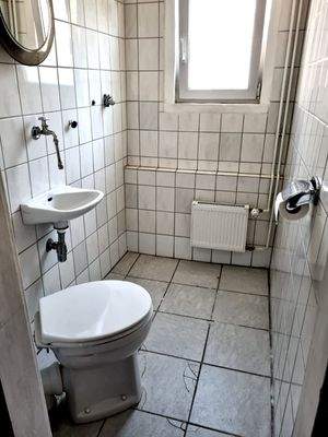 Gäste-WC im EG.jpg