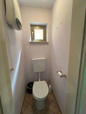 H 548 EG Gaeste-WC.jpg