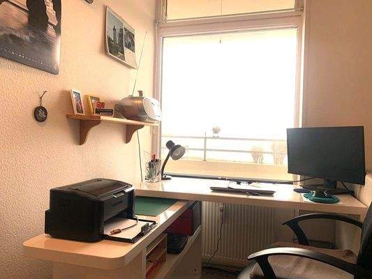 Arbeits- oder Kinderzimmer