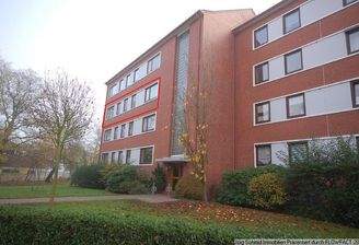 Hauseingang mit Kennzeichnung der Wohnung