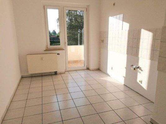 Küche mit Balkon, Platz für Esstisch