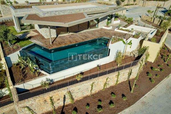 Detached Villas with Swimming Pools in Bodrum Center