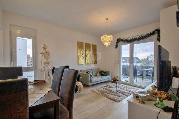 Wohnzimmer mit Balkonausgang