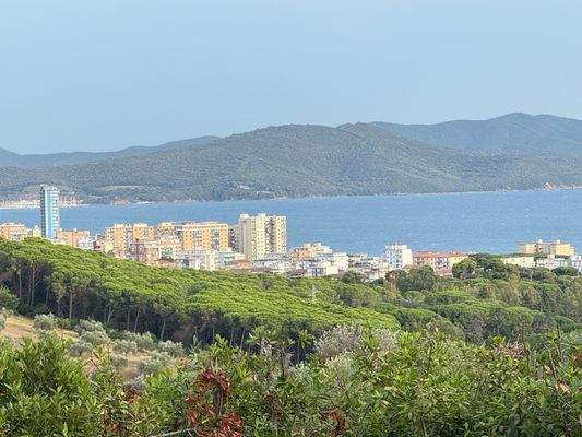 Grundstück mit Blick auf den Golf von Follonica