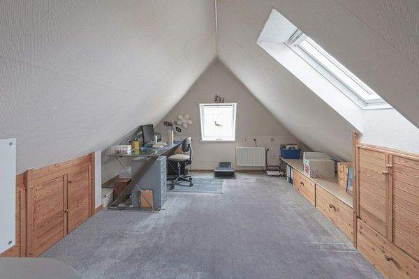 Der ausgebaute Spitzboden der linken Dachgeschosswohnung