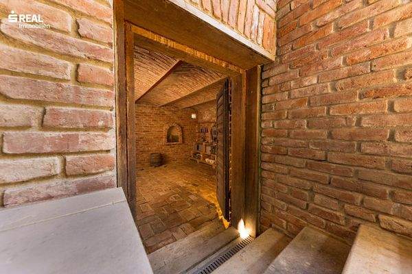 Erdkeller unter der Terrasse