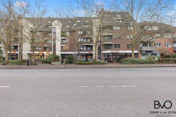 Straßenansicht des Wohn- und Geschäftsgebäudes