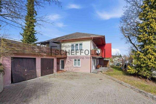 Eingang & Garagen Gartengeschosswohnung 