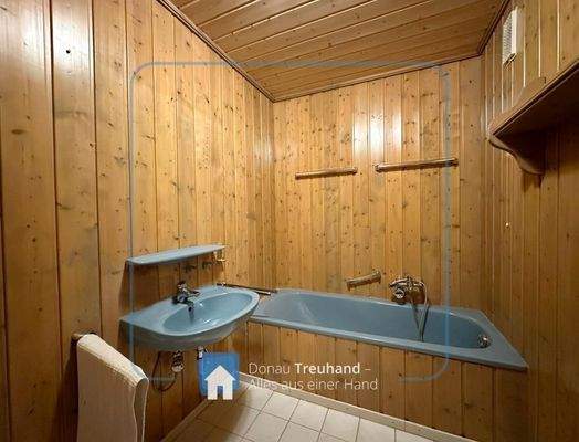 Badezimmer mit Badewanne