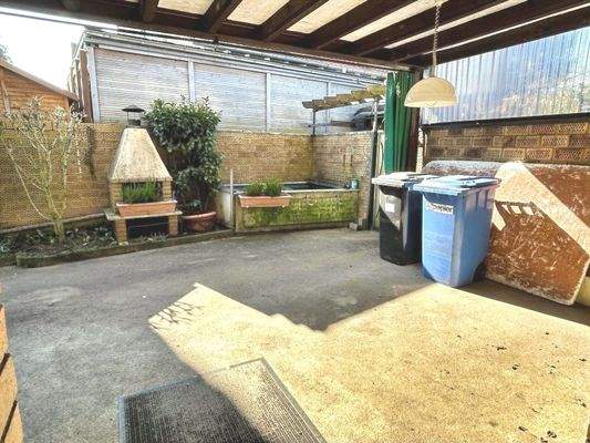 überdachter Innenhof