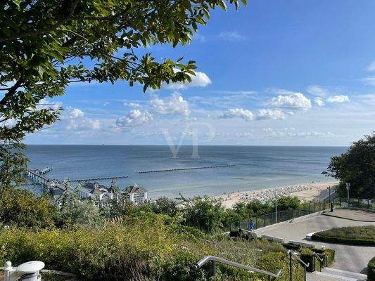 Blick auf Seebrücke und Strand