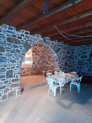 Kreta, Kato Episkopi: Traditionelles neu gebautes Steinhaus zum Verkauf