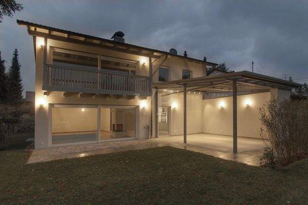 Südansicht beleuchtet