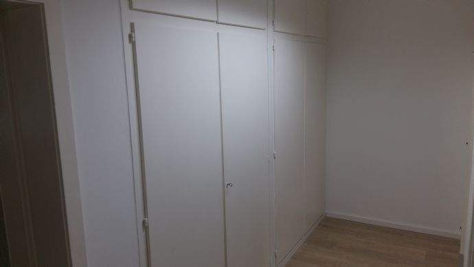 Flur-Einbauschränke