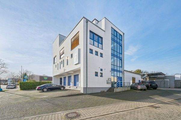 Grundstücks- und Hausansicht