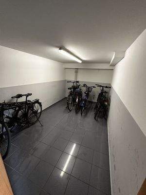 Tiefgaragenstellplatz