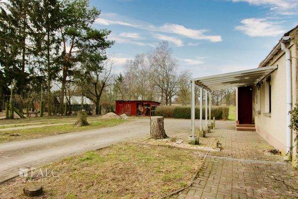 Blick auf das Grundstück