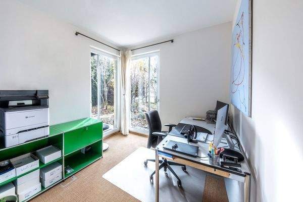 Sehr heller Büroraum