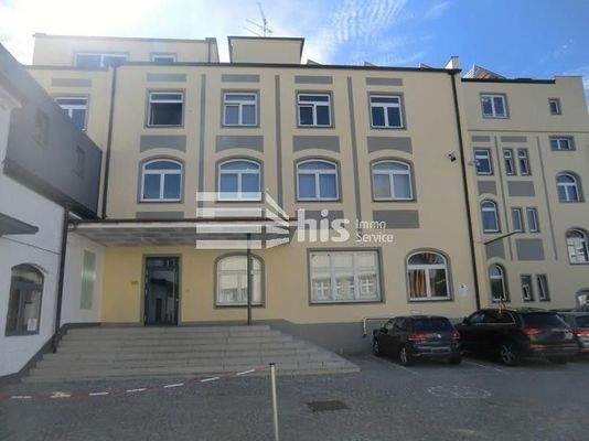 Eingang Hauptgebäude 2