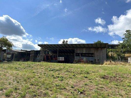 weitere Scheunen, die zur Tierhaltung geeignet sind