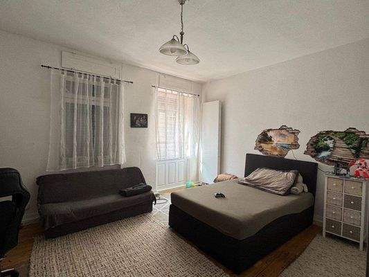 EG weiteres Zimmer.jpg