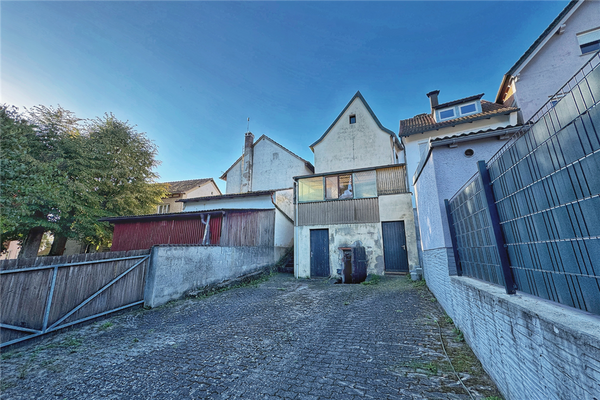 Hausrückseite mit Blick auf den Hof