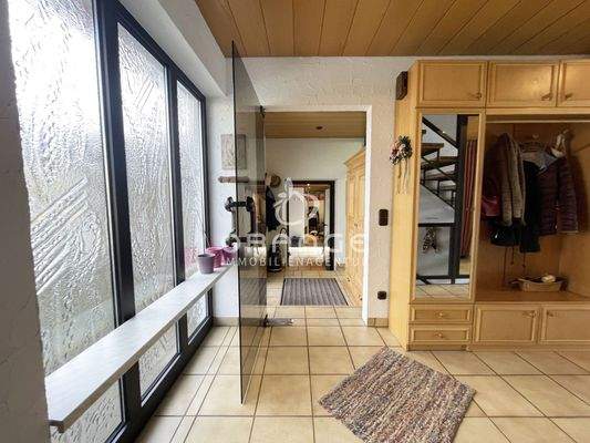 Folgen Sie mir bitte in den Wohnbereich...