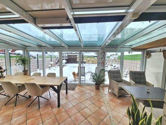 Großer Warm-Wintergarten mit Klimaanlage