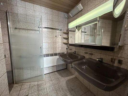 Dusche im Erdgeschoss