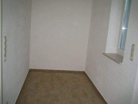 große Garderobe im Eingangsbereich ( altes Foto )