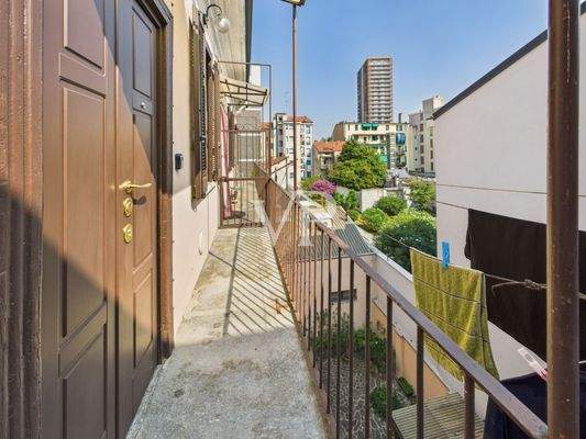 Corridoio esterno ringhiera