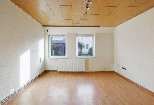 Lichtdurchflutetes Wohnzimmer