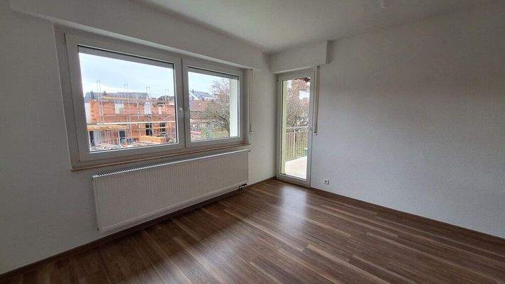 Zugang zum Balkon vom Schlafzimmer
