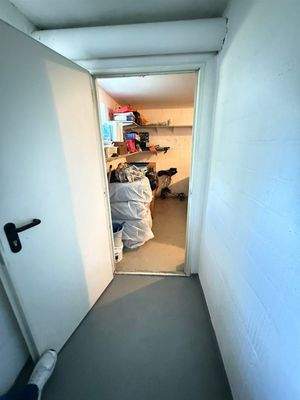 Zugang aus dem Haus in die Garage