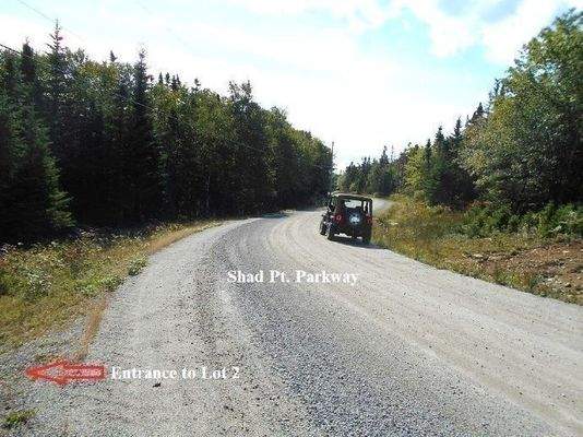 Privatstraße - Zufahrt zum Land links (Lot2)