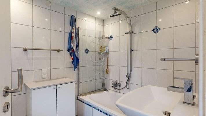 Badezimmer EG